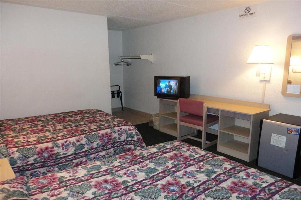 Americas Best Value Inn Battle Creek Quarto foto