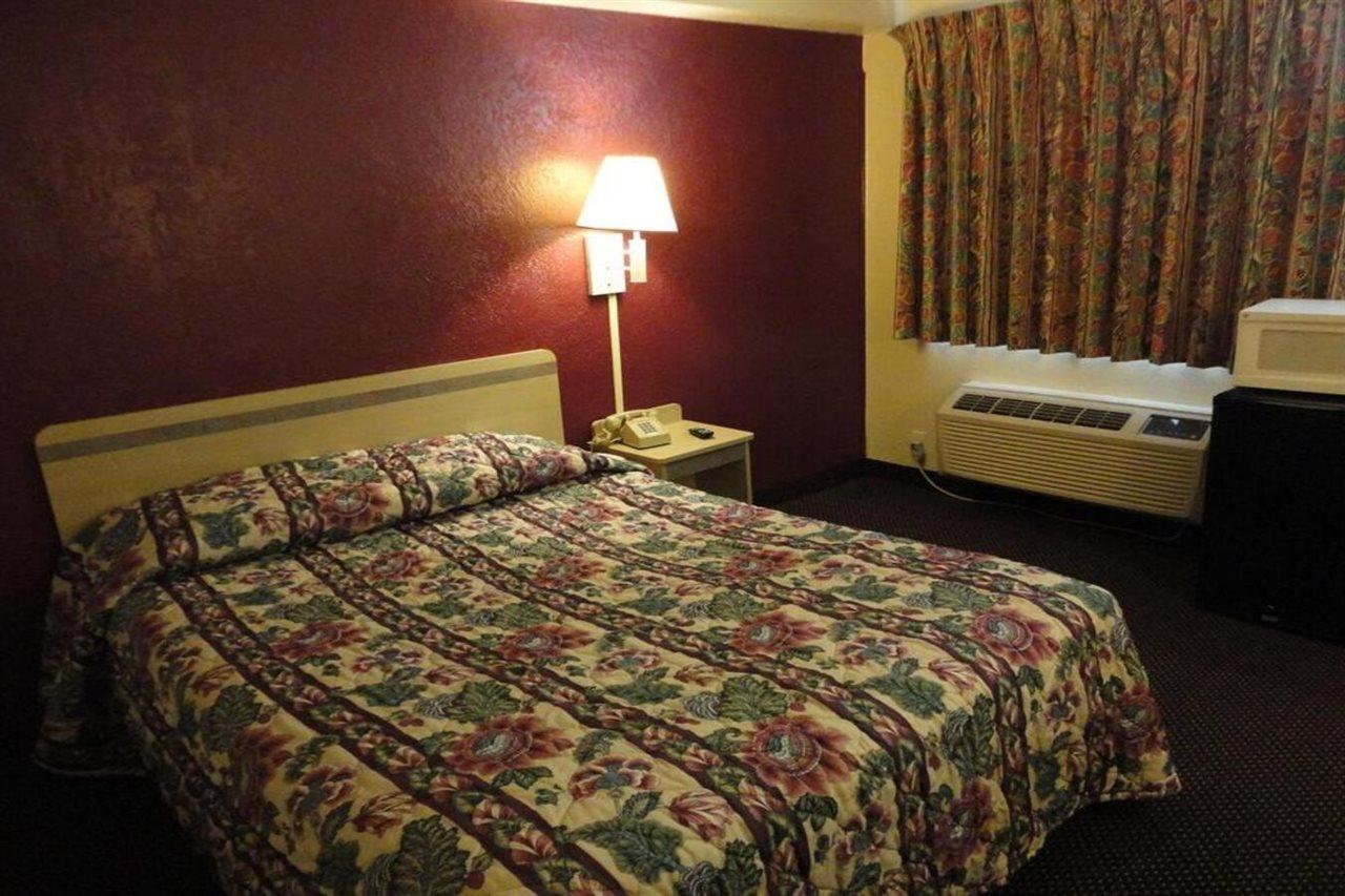 Americas Best Value Inn Battle Creek Exterior foto