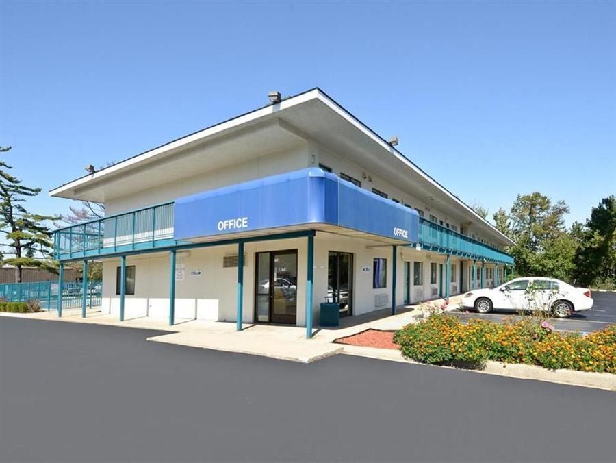 Americas Best Value Inn Battle Creek Exterior foto
